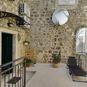 apartments-marin-trogir-21220.splithotels.org/
